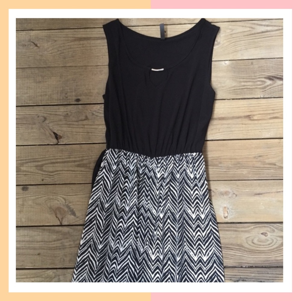 Sleeveless Wide-Leg Black Jumpsuit Size L